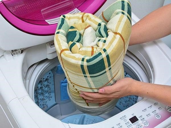 Giặt chăn bằng máy giặt