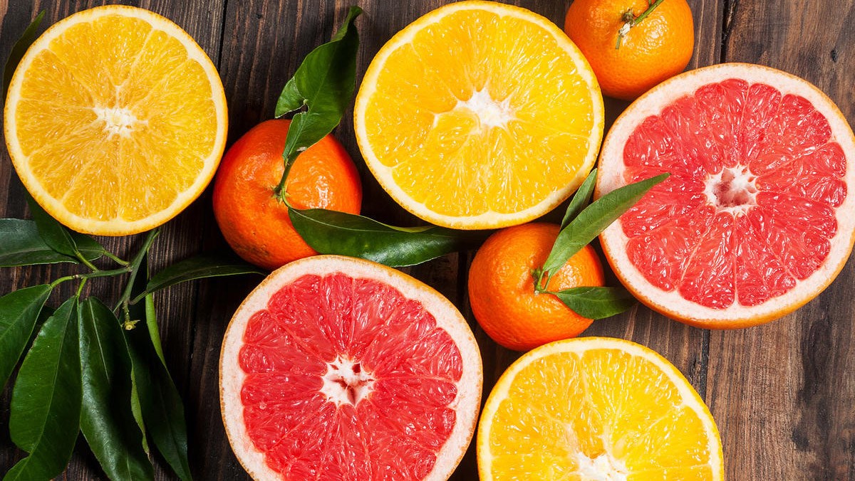 Các loại trái cây thuộc họ cam quýt rất có lợi cho bà bầu. 